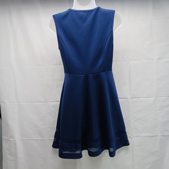 Lulus Blue Sleeveless Womans Medium Midi with Side Zipper, Scoop Neck, Flair.... - Picture 3 of 11